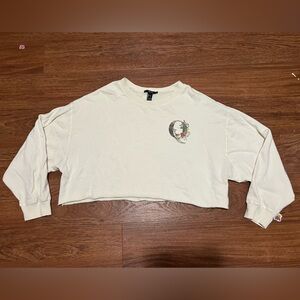 Forever 21 Crop Top Cream Long Sleeve Sweater with Q emblem Size Large NWOT
